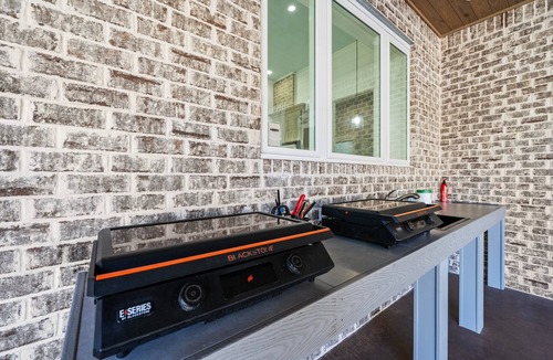 Foley House | Large Lux Home,Private Pool,Spa,Backyard, 6 Bdrms, Beach,Wharf,OWA 15 Mins Away,
