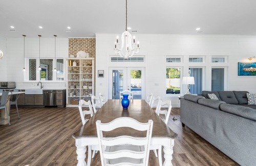 Foley House | Large Lux Home,Private Pool,Spa,Backyard, 6 Bdrms, Beach,Wharf,OWA 15 Mins Away,