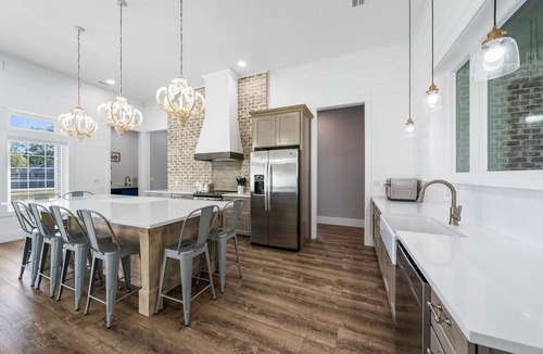 Foley House | Large Lux Home,Private Pool,Spa,Backyard, 6 Bdrms, Beach,Wharf,OWA 15 Mins Away,