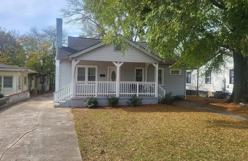 Crestline Heights House | Large, Renovated On E. Lake Park! Comfy Cottage