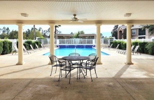 Foley Condo | Large upscale Condo near BEACHES-OWA-all sports complexes-RESORT style pool!