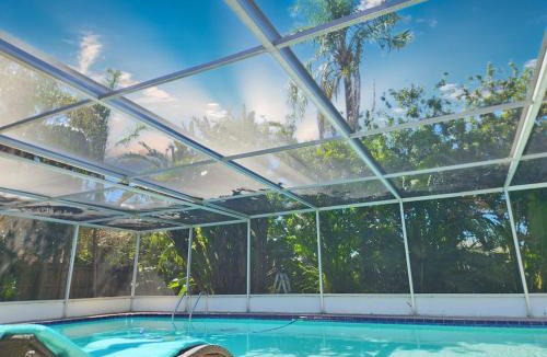 Largo House | Largo, Fl Heated Pool 2 miles from Indian Rocks Beach Pets