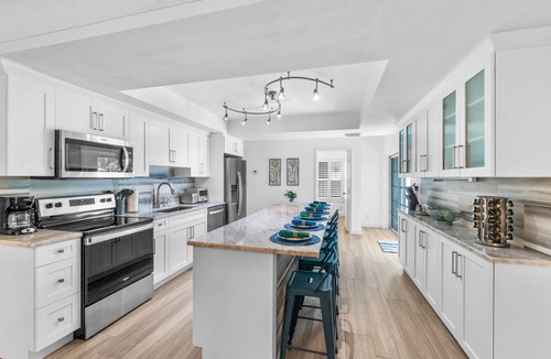 Fort Lauderdale House | Lauderdale By Sea Beach, Amazing 8 Bedroom, 5 Bath, Heated pool, Foosball table.
