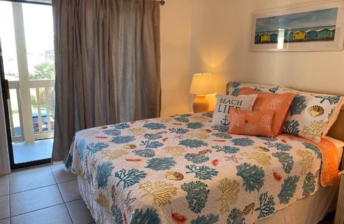 Orange Beach East House | Lei Lani M117 by ALBVR - Views of Old River - Deeded Beach Access and Steps to Flora Bama