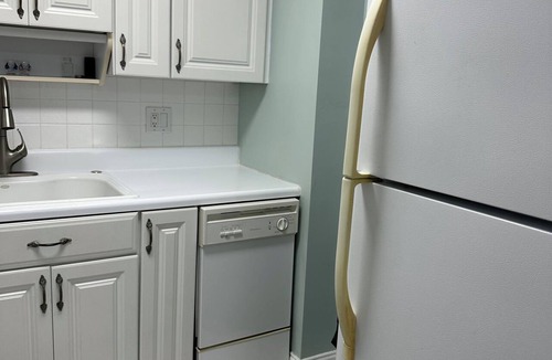 East Fort Lauderdale Condo | Light and bright one bedroom apartment right Across the bridge from the beach!
