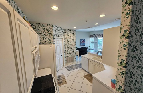 Tropical Cove Condo | "Light & Bright" 3-bedroom condo in beautiful Lexington Country Club