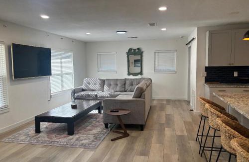 Northeast Pensacola House | Little Blue Cottage by the Bay!