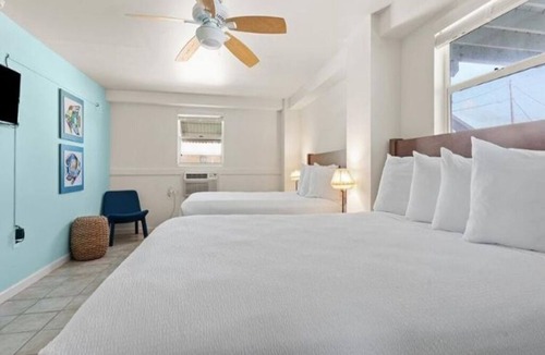 Little Torch Key Hotel | Little Torch Key Retreat | Private Beach, Pool & Free Breakfast