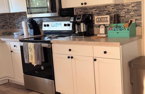 Jacarandas House | LIVE THE FLORIDA LIFESTYLE – 2 BedBath in Beautiful Gated Golf Community