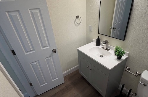 Terrace Park Apartment | Living loft 2