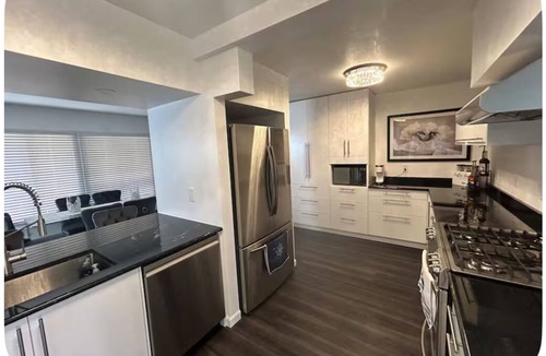 Jungle Terrace House | Long Term Rental St Pete 10 mins from Treasure island/Madeira Beach, Pool Table!