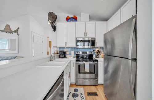 Sunnyside Cottage | Love Shack: 3 Bedroom Gulf-View Carriage House w/Shared Pool, Walkover #1