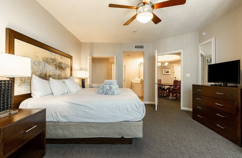 Seabreeze Historic District Resort | Lovely 1Bed/1Bath Ocean Walk suite in Daytona Beach, FL!