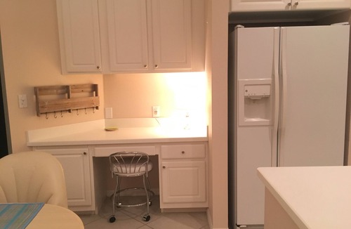 Osprey Village Condo | Lovely 2 bed 2 bath condo with spectacular sunsets from the pier