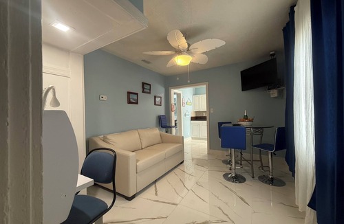 Bearss Plaza House | Lovely 2-bedroom house with AC in charming Tampa