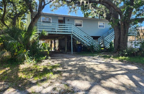 Crystal Beach House | Lovely 2-bedroom stilt house with AC in charming Crystal Beach.
