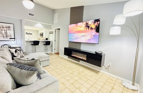 Crystal Lake Condo | Lovely 3-bedroom condo with AC in charming Lakeland