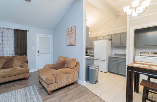 Gunter Afs House | Lovely 3 bedroom house close to great shopping and dining.