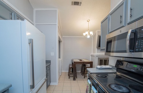 Gunter Afs House | Lovely 3 bedroom house close to great shopping and dining.