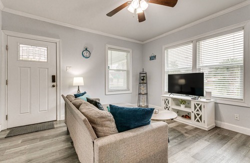 East Hill House | Lovely Pensacola Home w/ Yard < 1 Mi to Downtown!