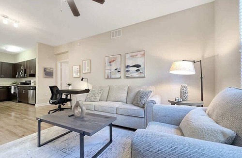 Carver City - Lincoln Gardens Apartment | Lush Courtyard Views Luxury Amenities in Westshore