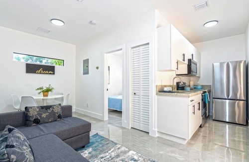 Buena Vista Apartment | Lux 2 Bed Apartment Close to Everything