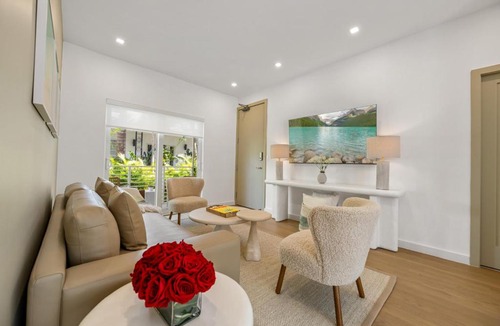 West Avenue Apartment | Lux Designer Apt 2BR and 2BA in the Heart of MIA Beach