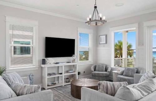 El Centro Beach House | LUX Family Heavenly Day Beachfront - Pool - Hot tub