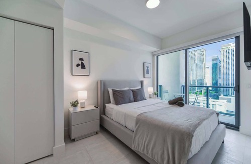 Brickell Condo | Luxe 2BR | Skyline Views | Walk to Brickell City