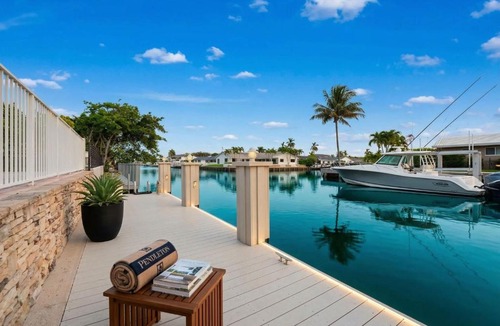 Fort Lauderdale Villa | Luxe 4BR Waterfront w Htd Pool 5min to beach