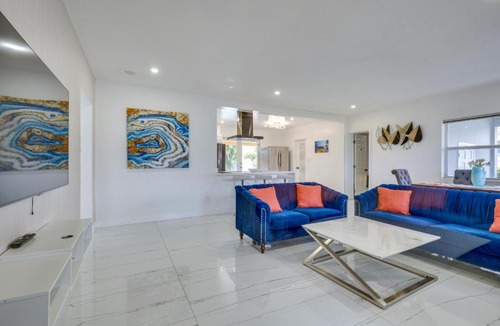 Edgewood House | Luxe Ft Lauderdale Pool Oasis Near Airport & Beach