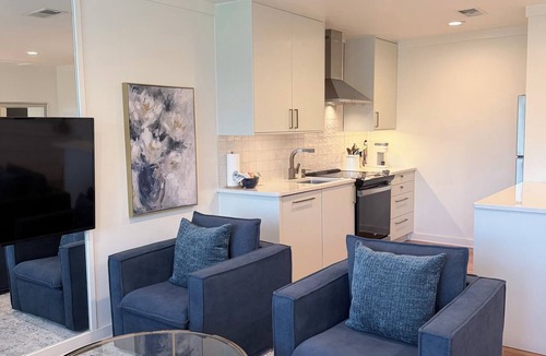Seagrove Beach Apartment | Luxe Seagrove Studio on 30a- 2 Minute Walk to the Beach!