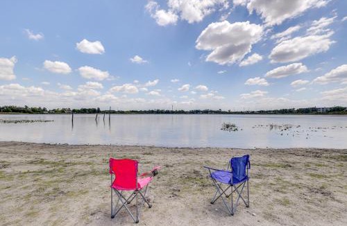 Wimauma House | Luxe Wimauma Home w/Pool & Lake Views!