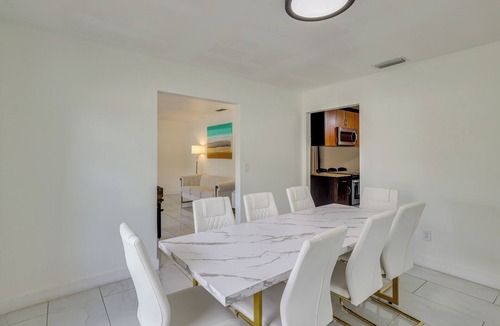 Wimauma House | Luxe Wimauma Home w/Pool & Lake Views!