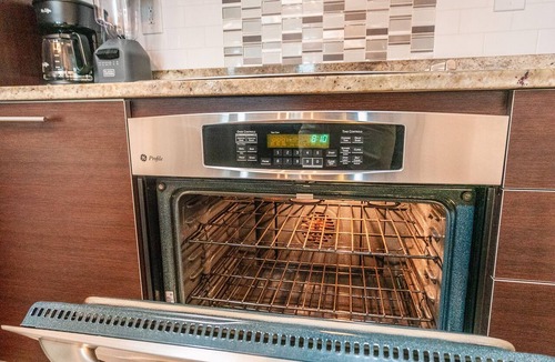 Channel District Apartment | Luxurious 2BDR apartment with WiFi, fitness room in channelside Tampa