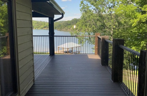 Northport House | Luxurious Lakefront Retreat