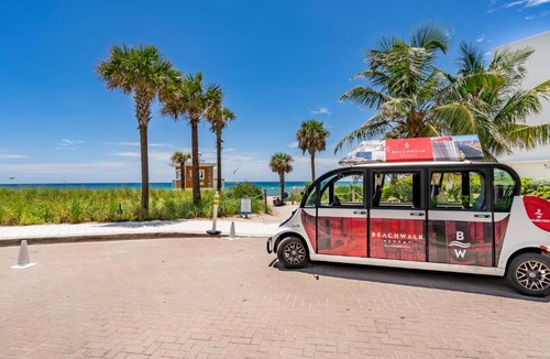 Hallandale Beach Apartment | Luxurious Resort Apartment in Hallandale Beach