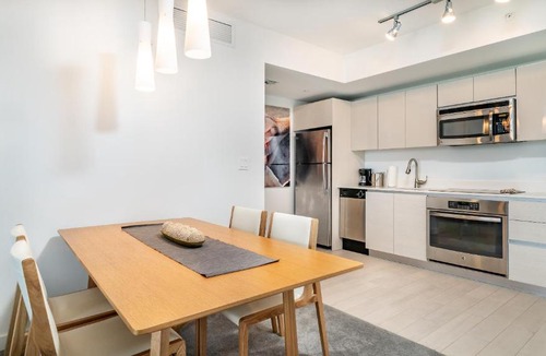 Hallandale Beach Apartment | Luxurious Resort Apartment in Hallandale Beach