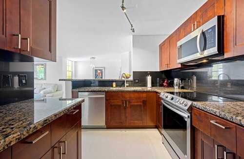 Aventura Apartment | Luxury 2-bedroom apartment at Aventura Yacht Club with pool view