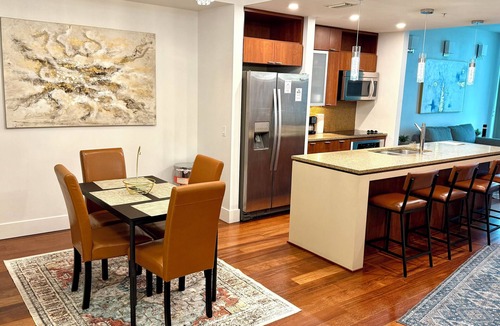 Channel District Condo | Luxury 2BR/2BA Channelside Condo- Pool, Sauna, Gym + Balcony