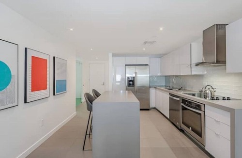 Town Square Apartment | Luxury 2BR Condo in Miami, Resort Amenities + Free Parking for 2 Cars