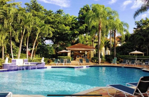 West Palm Beach Condo | Luxury 3-Bedroom Townhouse in Palm Beach Resort Community