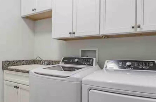 Westshore House | Luxury 3 bedroom townhome near malls, shopping, arena, stadium and airport