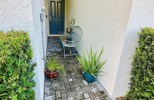 Westshore House | Luxury 3 bedroom townhome near malls, shopping, arena, stadium and airport