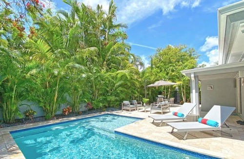 Victoria Park House | Luxury 3br/3ba Family Pool Home In Heart Of It All