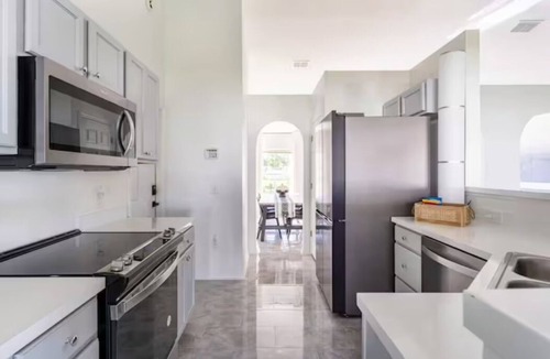 Winter Garden House | Luxury 3BR King/Queen Free Parking Near Disney