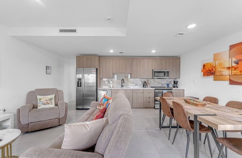 Princeton House | Luxury 4BR/3BA/Sunset Terrace/Hot Tub/EV, WiFi/Near Wedding Venues