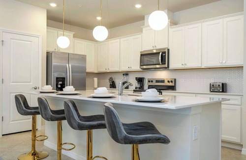 Four Corners House | Luxury 5BR Windsor Cay Villa - Pool & Themed Rooms