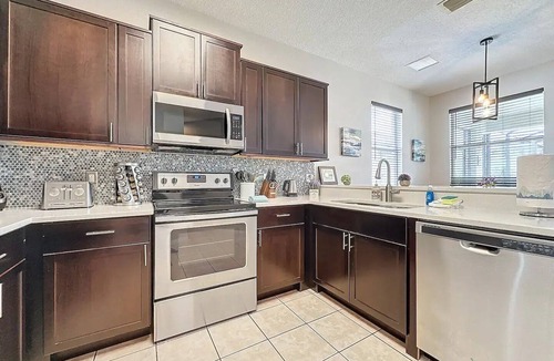 Calabay Parc House | Luxury 6-Bedroom Home with Pool & Spa Near Disney Orlando!