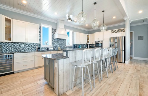 Villa Segunda House | Luxury 6 BR Gulf View Home | Private Pool | Pet Friendly | Firepit and more